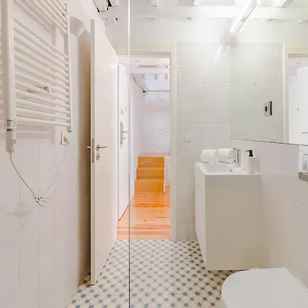 With Comfort & Convenience Apartman