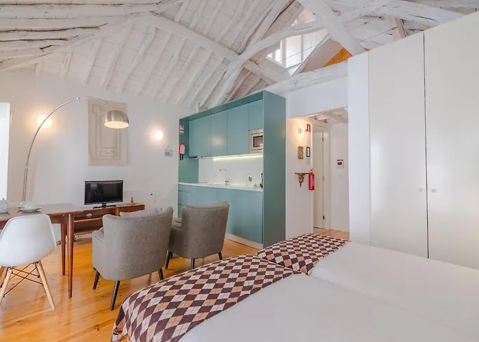 Apartment With Comfort & Convenience *